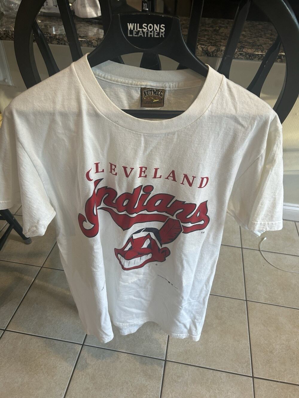 Vintage Cleveland Indians Nutmeg T-Shirt Size Medium White 90s MLB